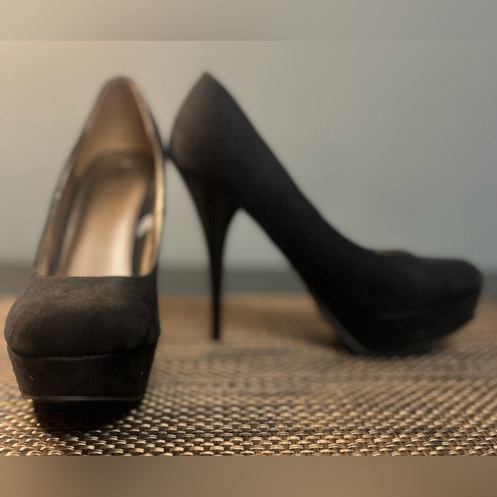 Mossimo Black Mock-Suede Platform Heels Size 7